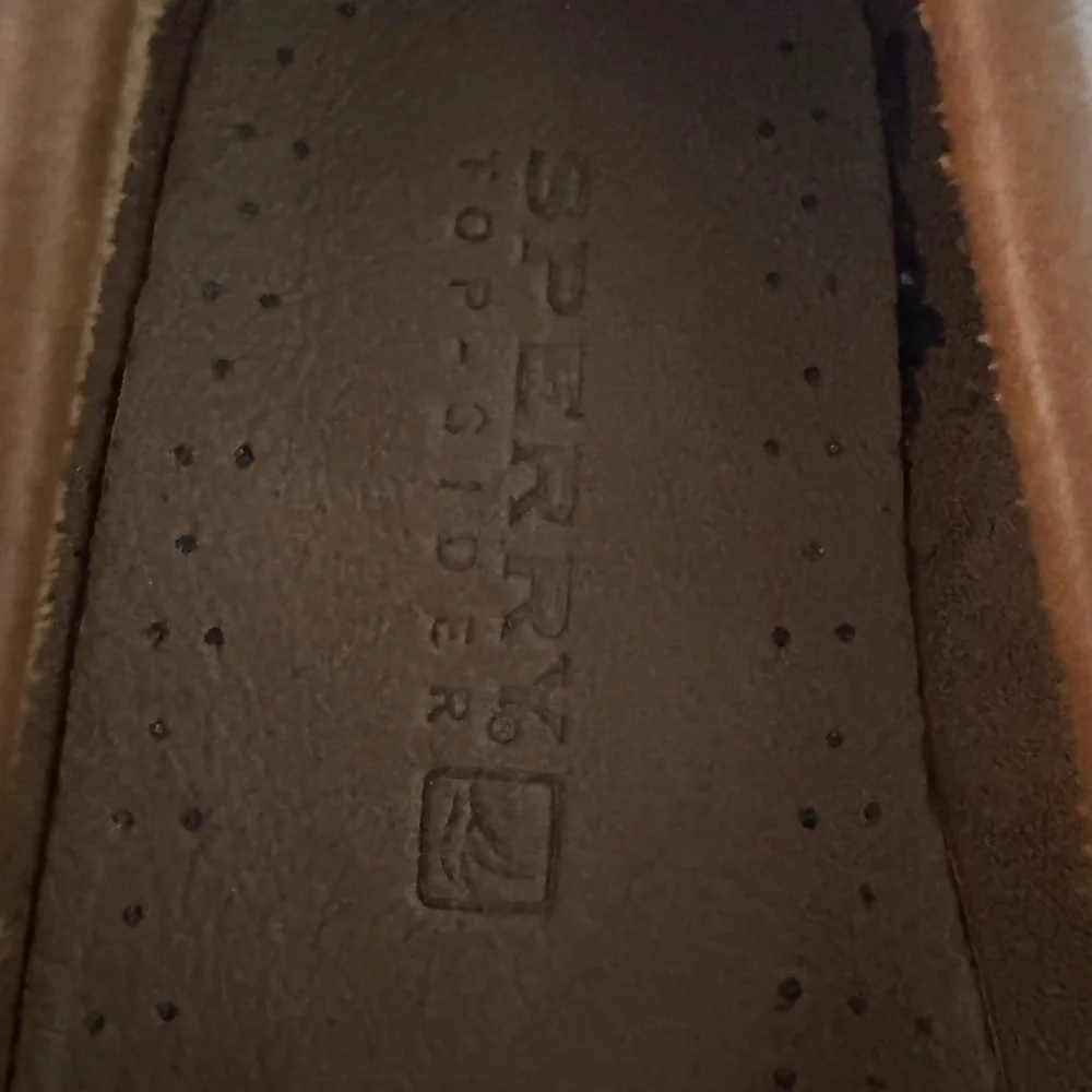 BNWT Sperry Rich Brown Leather Slip-On Loafers with Embossed Pattern - Picture 5 of 6